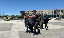 Kayseri’de Atatürk Anıtı’na baltayla saldıran şahısların hapis cezası belli oldu!