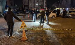 Husumetlilerin silahlı kavgasında, eğlence mekanından çıkan kadın vuruldu!