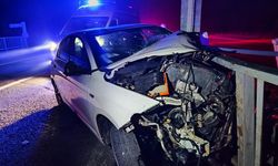 Kontrolden çıkan araç köprüye ok gibi saplandı: 4 yaralı