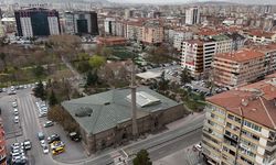 Kayseri'de 8 asırlık camide itikafa girdiler!