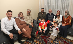 Başkan Çolakbayrakdar ve eşi çölyaklı ailenin glütensiz iftar sofrasında oruç açtı