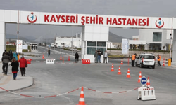 Kayseri Şehir Hastanesi’ne idrar yolu şikâyetiyle gitti! Yanak dokusuyla iyileşti!