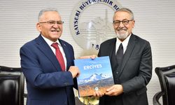 Prof. Dr. Naci Görür Kayseri'de! Gözler yer bilimciye çevrildi