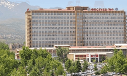 Erciyes Üniversitesi Hastaneleri'nde uyarı: Parkinson hastalığı bu yaşlarda ortaya çıkıyor!