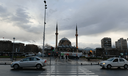 Kayseri'de yaz geldi sanmayın! Aniden sağanak yağış bastıracak!