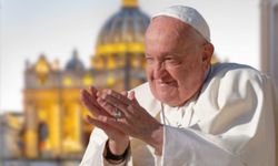 Dünya'nın konuştuğu Katoliklerin Lideri Papa Francis hayatını kaybetti!