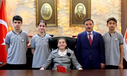 Vali Gökmen Çiçek koltuğunu Zeynep Erdoğan'a devretti