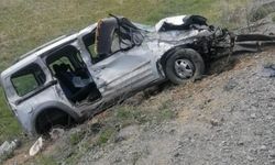 Araç şarampole yuvarlandı! Genç sürücü kazada can verdi