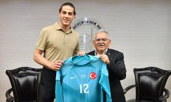 Kayserili milli futbolcu Doğan Alemdar Kayseri'de!