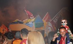 Galatasaray şampiyon oldu! Kayseri Cumhuriyet meydanı doldu taştı!