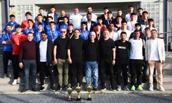 Kayseri Süper U-18 Ligi'nde şampiyon takımlar kupalarını aldı