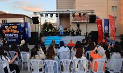 Kayseri'de KYK kız yurdunda konser! Grup şantiye sahne aldı