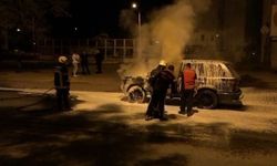 Kayseri'de şüpheli yangın! Park halindeki lüks araçtan dumanlar yükseldi