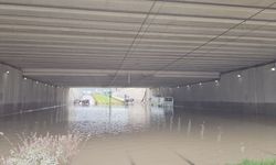 Kayseri'de yağış hayatı felç etti, yollar göle döndü! Büyükşehir Belediyesi'nden ilk açıklama