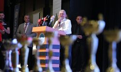 Kayserili gençler ödüllerini Başkan Büyükkılıç'tan aldı!