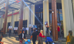 Kayseri'de AVM önünde vatandaşlar ayaklandı! Ünlü kahve zincirine sert protesto!