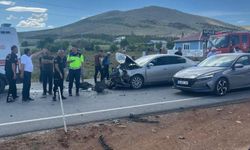 Otomobillerin birbirine girdiği kazada can pazarı: Çok sayıda yaralı