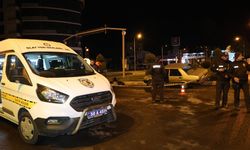 Otomobil ile motosiklet birbirine girdi! Çok sayıda yaralı var