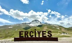 Kayseri'de bir çalışma daha! Erciyes'in rengi değişiyor