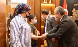 ERÜ'de tedavi gören hastalara Vali Çiçek'ten büyük jest!