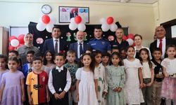 Başkan Çolakbayrakdar karne günü öğrencileri yalnız bırakmadı