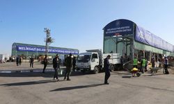 Kayseri'de kurban pazarlarında personeller sahada! Başkan tek tek bayramlaştı
