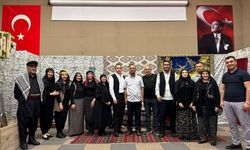 Kayseri'de öğretmenler tiyatro sahnesinde buluştu! Toplumsal sorunlara dikkat çektiler