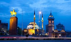 Kayseri’nin ünlü lezzet markası Talas’ta! Açılışa siyasiler de katıldı