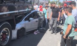 Kayseri'de feci kaza! Araç tırın altına girdi