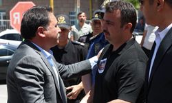 Kayseri Valisi Çiçek son görevini yerine getirdi: Gazi polis, son yolculuğuna uğurlandı!