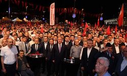 Kayseri'de binlerce kişi Cumhuriyet Meydanı'nda buluştu!