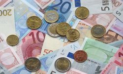 Dolar ve Euro'ya yatırım yapanlar dikkat! Uzmanı uyarılarını sıraladı