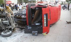 Ehliyetsiz sürücü faciası! 6 araçlı zincirleme kaza 3 yaralı!