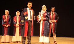 Erciyes Üniversitesi İlahiyat Fakültesi'nden unutmaz mezuniyet heyecanı