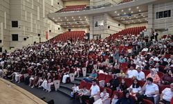 ERÜ'de üst üste mezuniyet: 98 öğrenci kep attı!