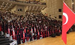 Erciyes Üniversitesi’nde 550 sağlıkçı kep attı