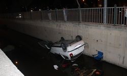 Kayseri'de gece saatlerine korkutan kaza: Araç su kanalına uçtu!