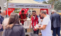 Kayseri'de 25 bin kişiye aşure dağıtımı yapıldı