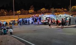 Kayseri'de gece saatlerinde kaza! Lüks otomobille çarpışan minibüs yan yattı