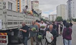 Kayseri'nin O Mahallesinde bedava karpuz dağıtılıyor!