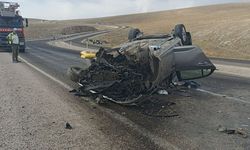 Kayseri yolunda korkutan kaza hurdaya dönen araçta 5 kişi yaralandı!