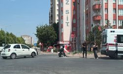 Kayseri'de cadde ortasında korkutan kaza: Motosikleti yola savurdu!