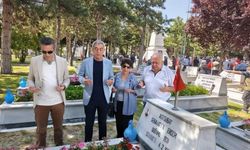 İYİ Partili Yücel: Yapılmayan saygı duruşu, okunmayan İstiklal Marşımızla şehitlerimizi andık!