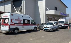 Kamyonet ile inşaat malzemesi arasında kalan kişi feci şekilde can verdi!