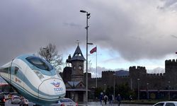 Kayseri ulaşımı hızlanıyor: Bakan Uraloğlu'ndan hızlı tren açıklaması!