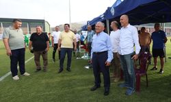Zirvede futbol heyecanı! Büyükkılıç, Kayserispor-Alanyaspor maçını izledi