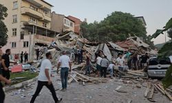 6.1 büyüklüğündeki deprem sonrası bina çöktü!