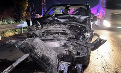 Trafik kazasında araçlar hurdaya döndü! 4 kişi yaralandı