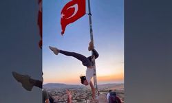 Bayrak direğinde striptiz yaptı soruşturma açıldı