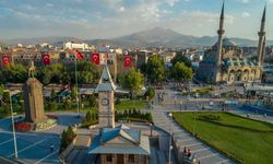 Kayseri Cumhuriyet Meydanı trafiğe kapatıldı
